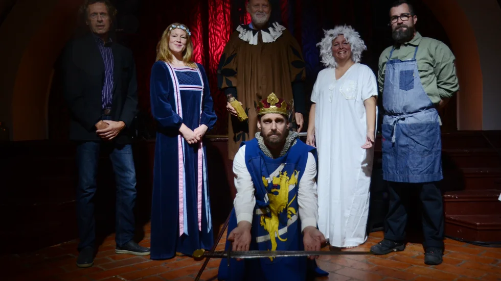 Den 15 oktober är det världspremiär för en helt ny dinner show på Nyköpingshus. 