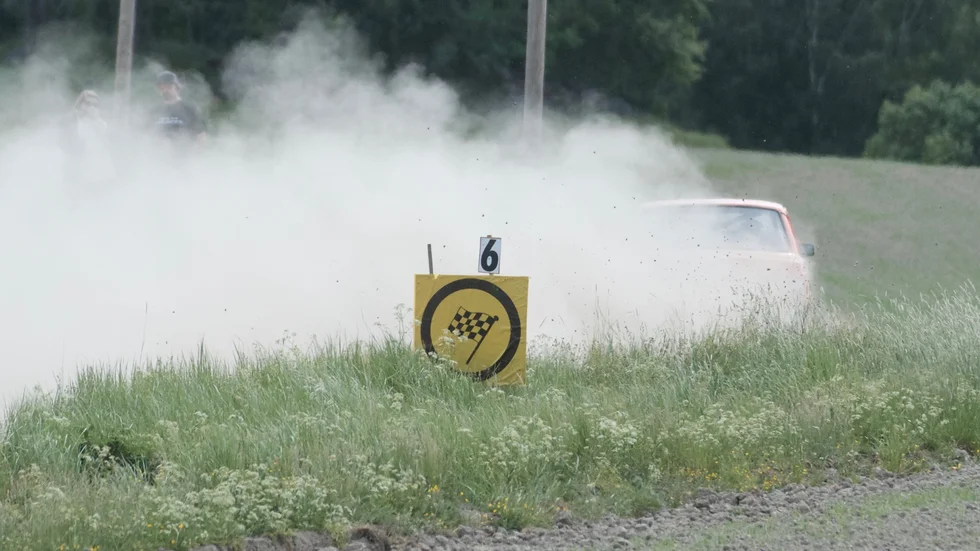 58 bilar kom till start i årets upplaga av Gnesta MK:s rally Mjölkpallen pokalen.