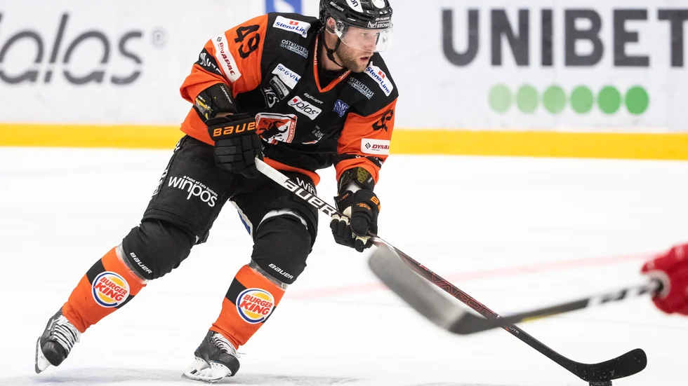 Niklas Johansson, från Piteå, kan hamna i Västerås. Det uppger Vestmanlands Läns Tidning.