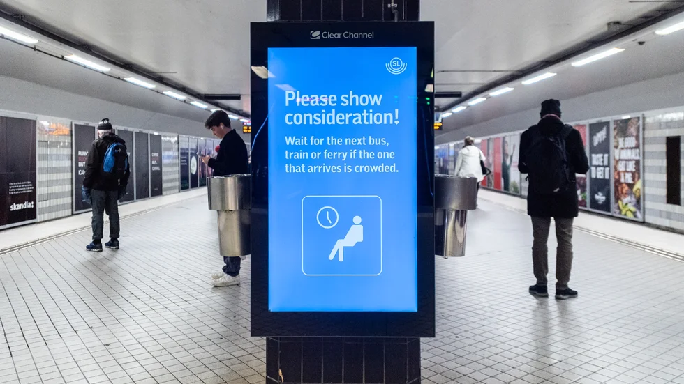 Direkt efter trettonhelgen gäller att resenärer i kollektivtrafiken ska bära munskydd. Men några frågetecken måste rätas ut först. Arkivbild.