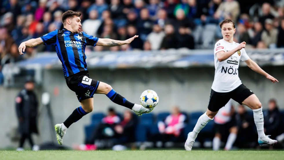 Isak Bjerkebo på språng i matchen mot Brommapojkarna som slutade i en tung Siriusförlust, 0-3.