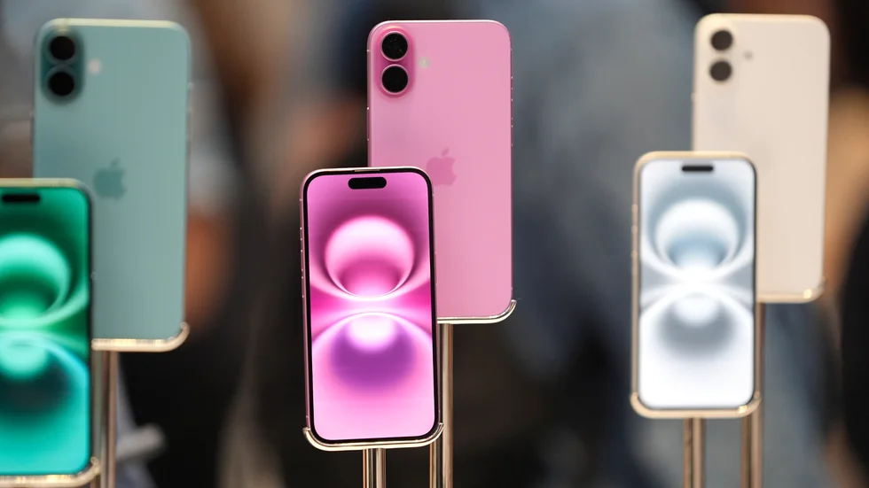 Iphone 16. En av flera Apple-modeller som flögs från Indien till USA innan Donald Trumps tullar slog till. Arkivbild.