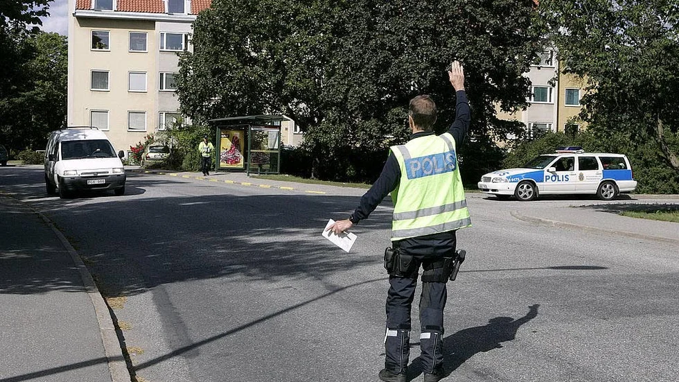 Polisen bötfällde felaktigt en Finspångsbo i trafiken.