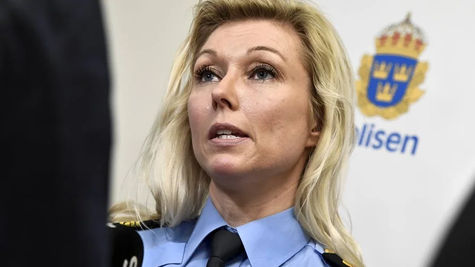 Linda Staaf, polis.