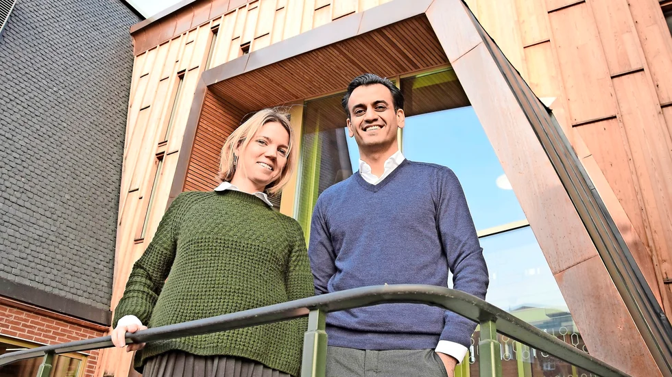 Behöver rätt kompetens. Emad Zand, Northvolts ansvarige för strategiska samarbeten, här tillsammans med Malin Fuglesang, finns på plats på Bizbuz idag. Foto: Arkivbild: Lars Andersson.