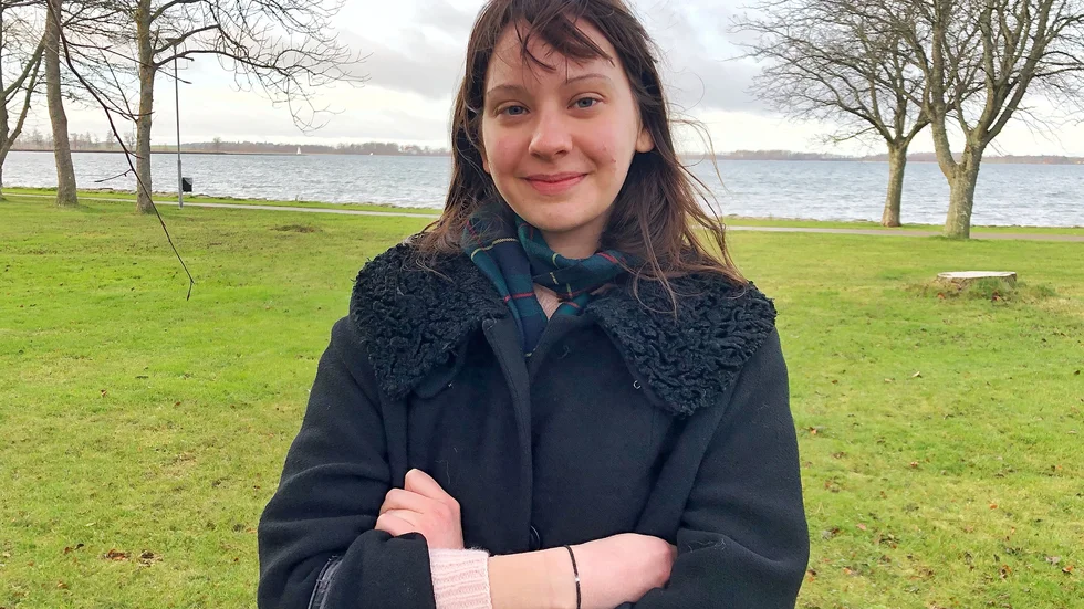 "Det ju jättebra med kvinnlig representation i politiken, men man ska ju också rösta på den som har bra politik", säger Molly Zachrisson, 20 år och kommer från Stockholm. Hon studerar textil på Vadstena folkhögskola.
