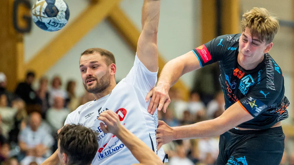 Handbollslandslagets Karl Wallinius, till höger, har testat positivt. Arkivbild.