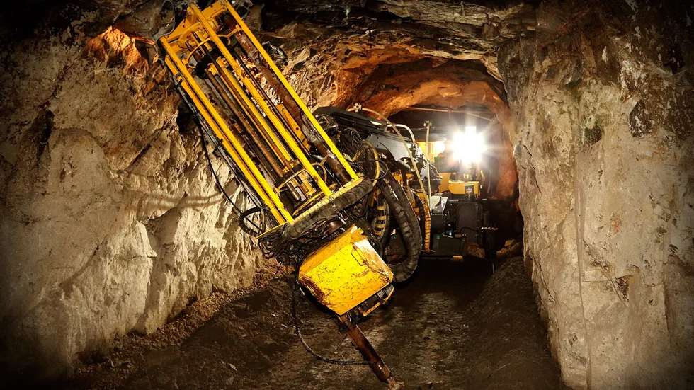 Vid gruvan i Kemi kommer schaktet på 1070 meter att få en diameter på 6,5 meter och i Kittäla handlar det om  1040 meter och en diameter på 5,6 meter.
