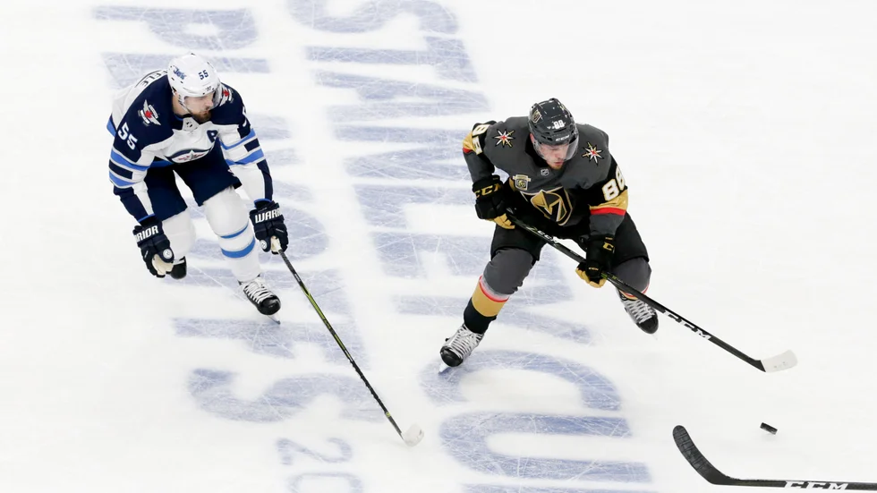 Vegas Golden Knights back Nate Schmidt har åkt fast för doping. 