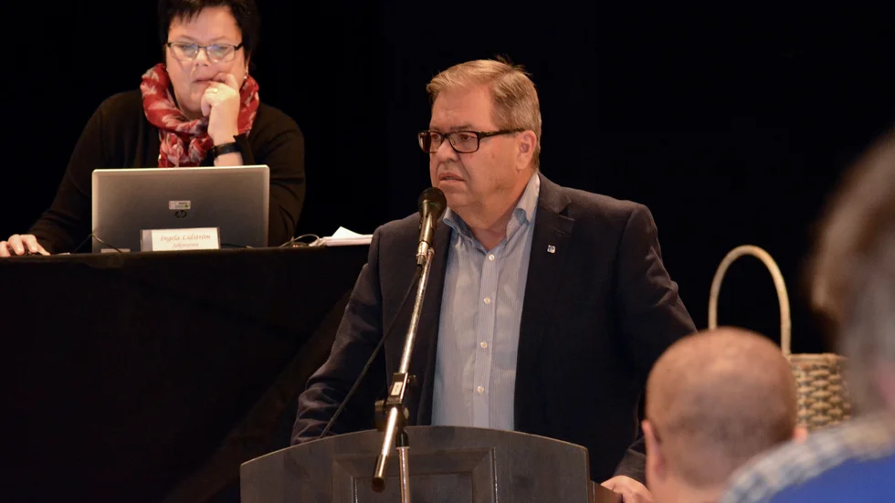 Lars-Åke Holmgren var flitigt i elden under måndagens fullmäktigesammanträde i Norsjö.