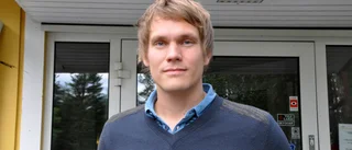 Planerna på asylboende läggs på is
