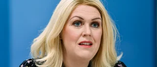 SD KU-anmäler regeringen om coronahandlingar