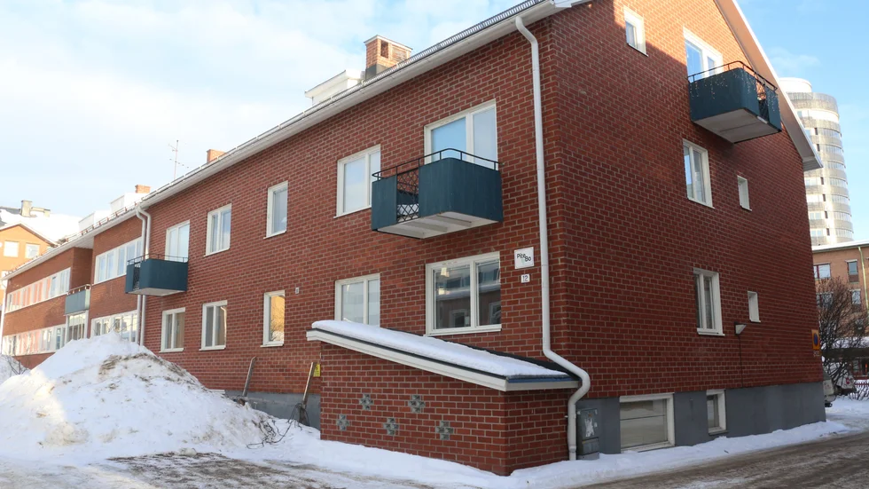 Hyresgästerna på Storgatan 12 och 14 kan förvänta sig stora hyreshöjningar om Hyresnämnden går på Pitebos linje. För en tvåa kan det innebära cirka 3 000 kronor mer i månaden.