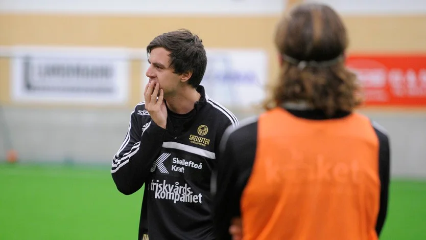 IFK-tränaren Patrik Nilsson har en del att fundera på.