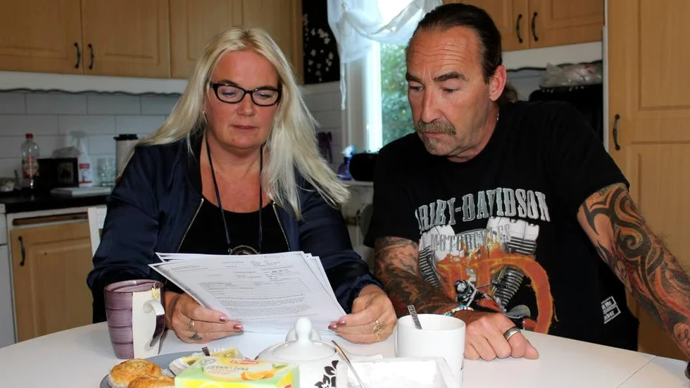 Chockade. Det blir Malin Ärlemalm Derrick och Stefan Svensson när de får veta att mannen som körde på dem tidigare är åtalad för grovt rattfylleri.