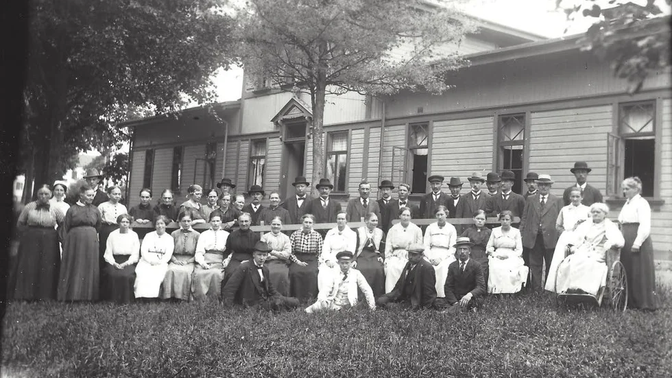Populärt. Trots att det var långt i från någon spaverksamhet var det många som ville bada brunn i Söderköping. Bilden är tagen av Emil Ström på 1920-talet då det var full fart på verksamheten.