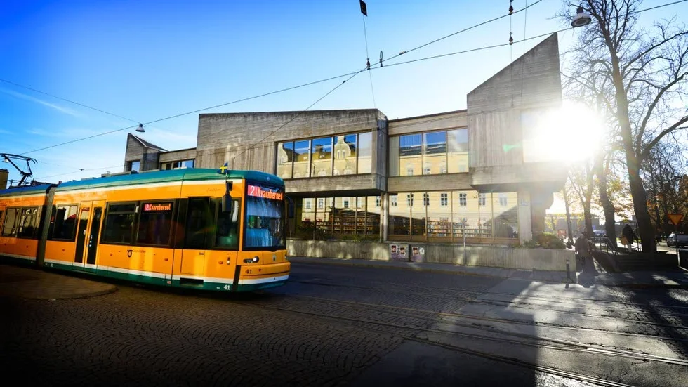 
Norrköpings Stadsbibliotek i lite motljus kan vara en passande illustration till dagens debattartikel i Folkbladet. 
