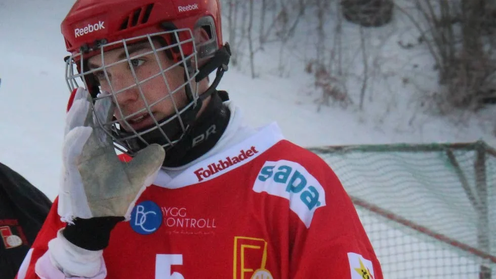 Landslagsmeriterade Dennis Pacsay byter Finspång mot Falun. 