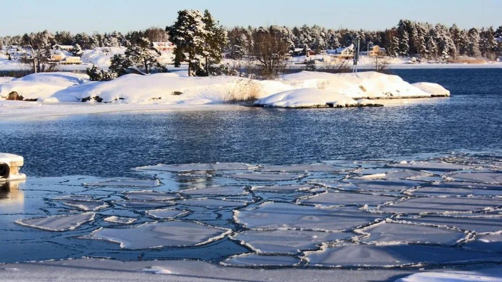 Förädiskt. Sjöräddningssällskapet varnar nu för förädiska vårisar. I Östergötland har vi inte mycket is kvar, men det kan finnas på mindre sjöar.