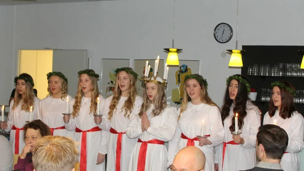 Från vänster: Linn Wardhoff, Lina Nyström, Emma Grunder, Ellen Grunder, Emilia Joelsson, Molly Hilding Södergren, Ebba Joge, Emma Gustafsson.