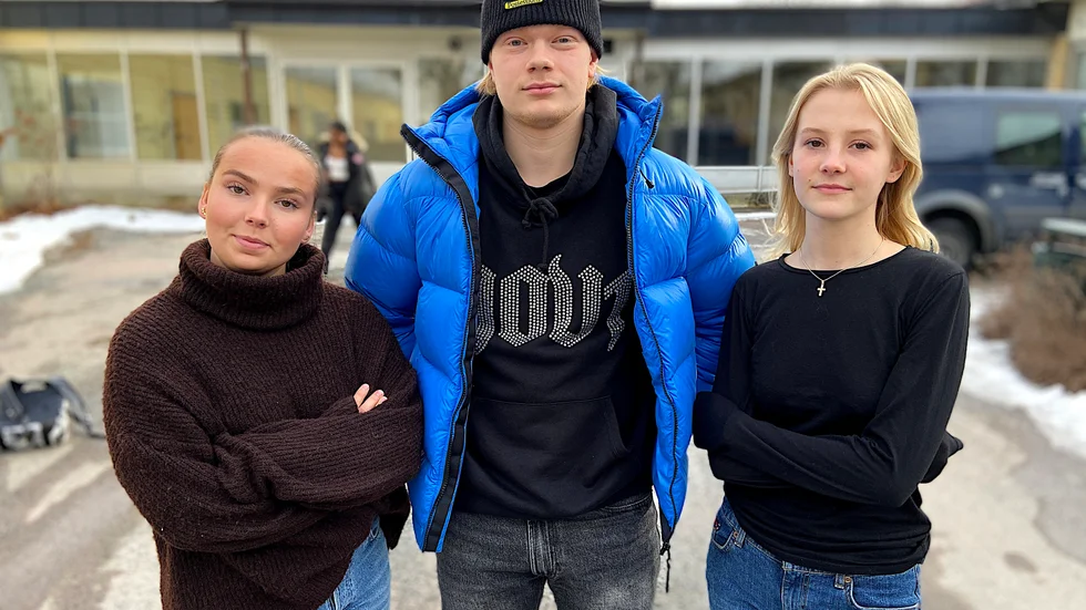 Lina Wallin, Rasmus Gällström och Elsa Beckman ser fram emot en vårtermin fylld med en hel del studentfirande.