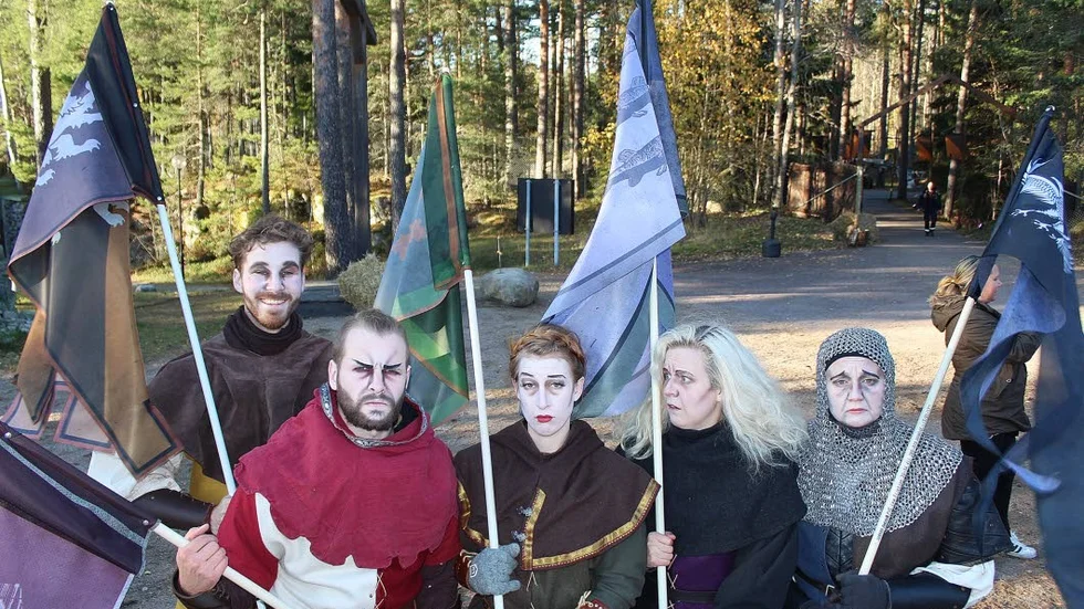 Riddare. Ett gäng mer eller mindre muntra (!) riddare bjöd på riddarspel på olika platser i parken.