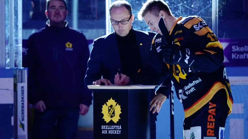 Lindgren har i mitten av maj en nästintill färdig trupp. Däremot vore det förödande om Pär Lindholm eller Joni Ortio drar till NHL. Foto: Robert Granström/TT.