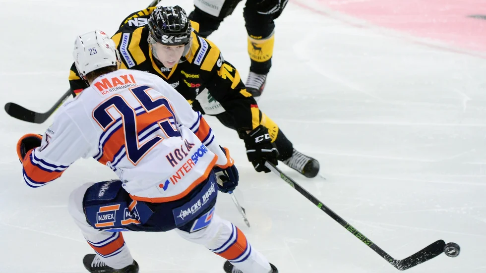 Simon Krekula under sin SHL-debut. Foto: Robert Granström/TT