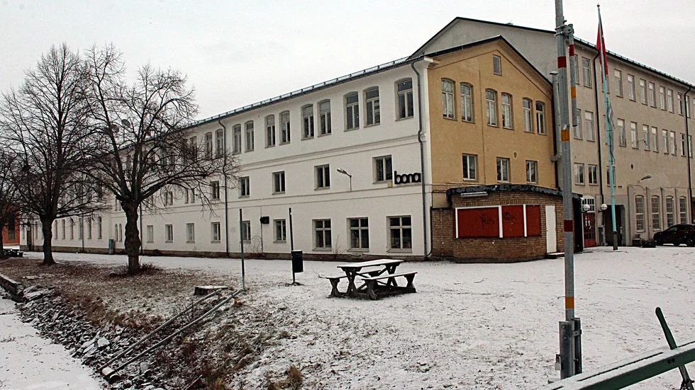 Bona folkhögskola föreslås få nya lokaler. Den nuvarande platsen anses mer lämplig för bostäder.