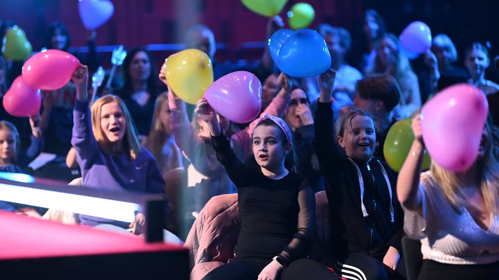 Publiken var förväntansfull på lördagskvällen innan Melodifestivalens första deltävling drog i gången på Avicii Arena, i Stockholm.