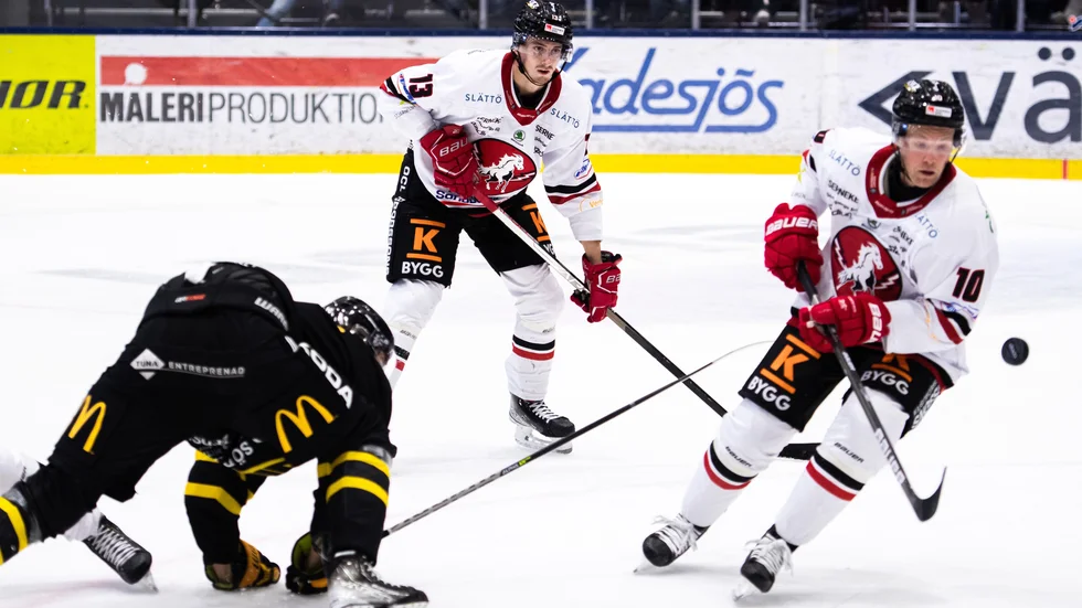 Vita Hästen, förhoppningsvis med både Jesper Samuelsson och Fabian Ilestedt i laget, matchar mot  Troja-Ljungby ikväll.