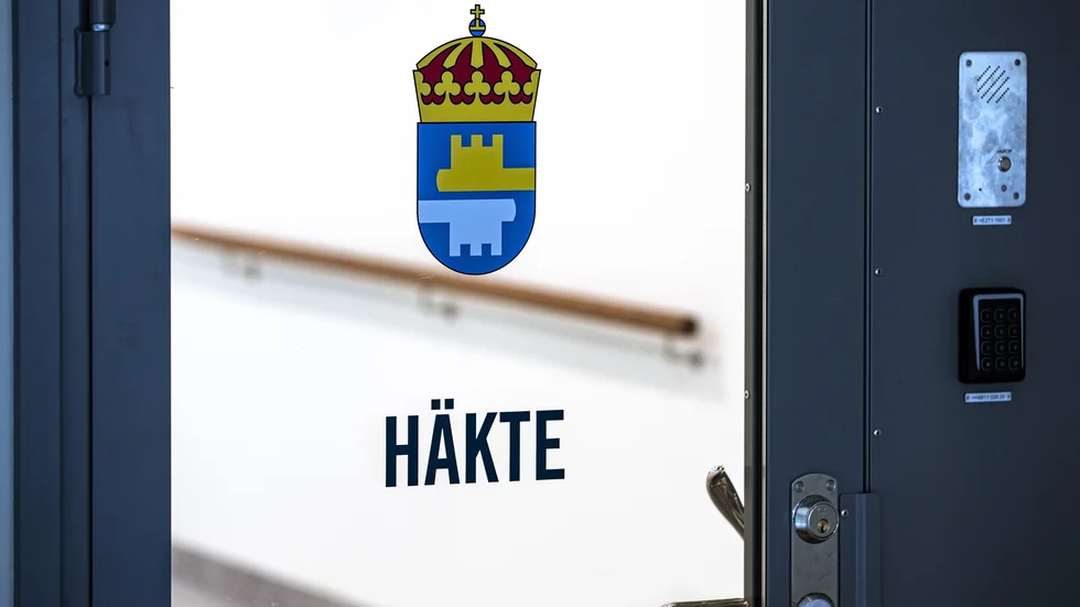 En man i 35-årsåldern, hemmahörande i Stockholm, har häktats på sannolika skäl misstänkt för försök till grovt rån efter rånförsöket i Malmköping.