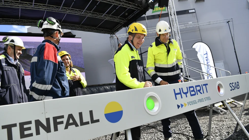 Dåvarande statsministern Stefan Löfven inviger Hybrits pilotanläggning i Luleå 2020. Hybrit är ett av projekten som behöver rekrytera högutbildad arbetskraft.