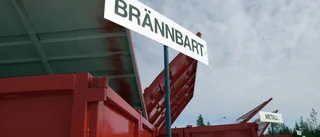 Fina bänkar och stolar kastades