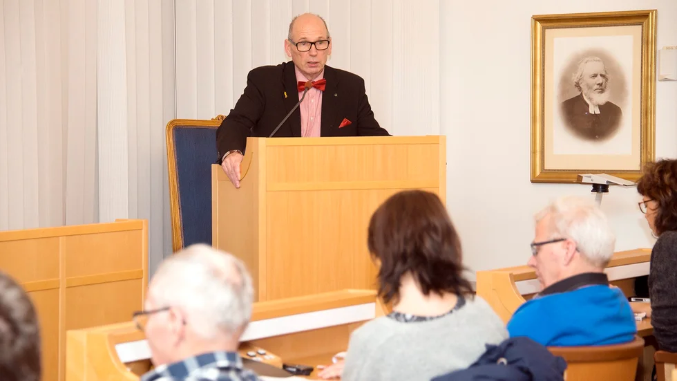 Argumenterade. Bjarne Hald (C) argumenterade för att samma princip ska gälla för årlig uppräkning av både partistöd och arvoden till förtroendevalda. ”Det finns inte varken en röd eller en grön tråd här.”