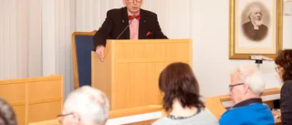 Ifrågasatte princip för partistöd och arvode