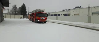 Just nu: Brand på Volvo lastvagnar i Umeå