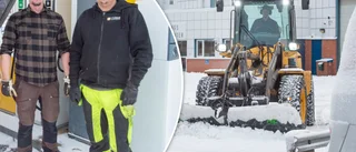 Nu faller det vita guldet för snöröjarna – ju mer snö, desto bättre betalt: "Vi har det hektiskt"