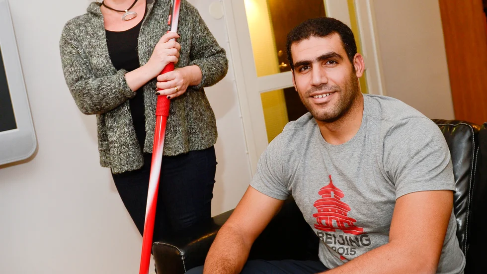 Samarbete. Nordic Sports, med VD:n Emma Lundkvist, fick besök av spjutkastaren och VM-tvåan Ihab Abdelrahman som använder Skellefteföretagets spjut. Foto: Leif Andersson.