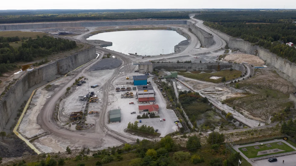 Cementas cementfabrik och kalkbrott i Slite på Gotland. Arkivbild.