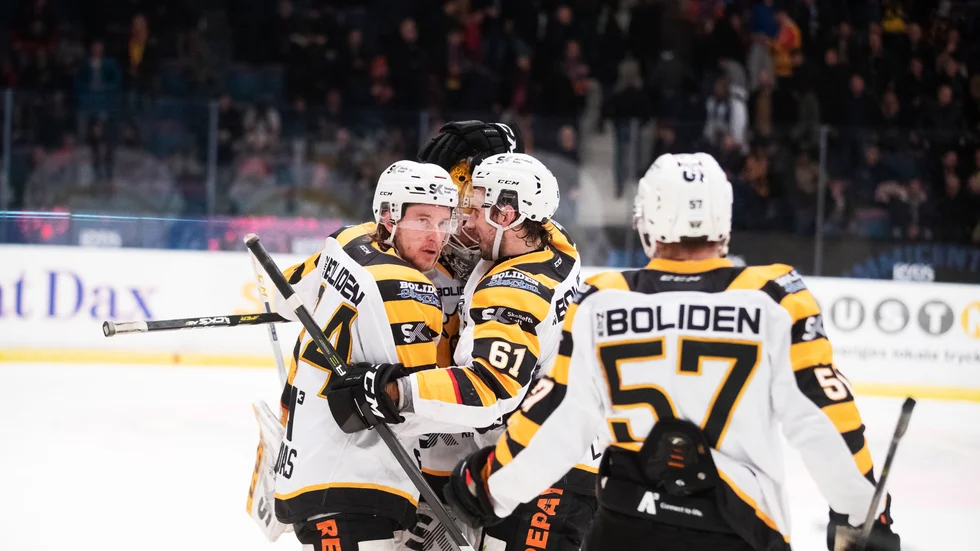 Fredrik Lindgrens (mitten) medverkan inför Örebromatchen är osäker. 