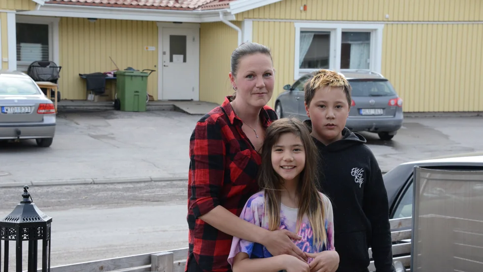 Elmy Gustavssons familj får vardagen att gå ihop tack vare hjälpen från nattis. Framtiden blir oviss när hjälpen dras in, och kanske kan förvinna helt. ”Våra barn har vuxit upp här, vi vill inte behöva lämna”, säger Elmy Gustavsson.