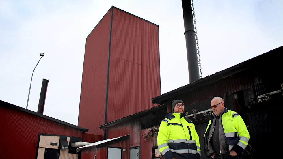 Här i det halmeldade värmeverket producerades till alldeles nyligen Väderstads fjärrvärme. Nu kommer värmen från Mjölby.