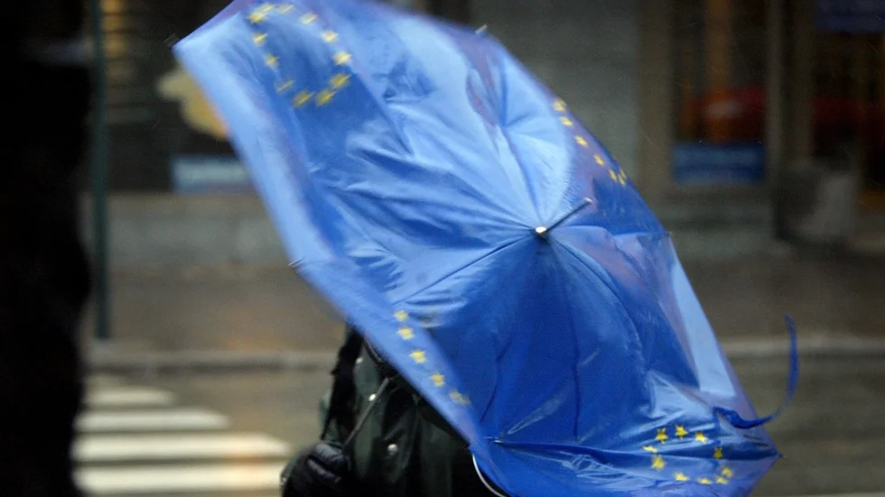 Klarar EU-paraplyet av den politiska stormen?