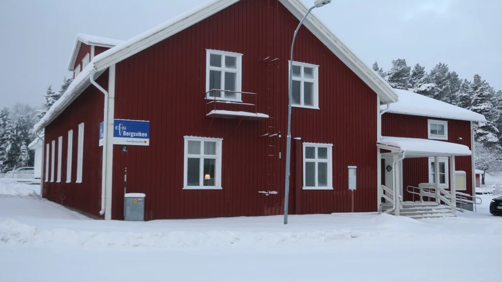 Bönhuset i Bergsviken är till salu, men på tisdagen tog Fastighetsbyrån bort annonsen. Det är oklart om därmed en affär är nära förestående.