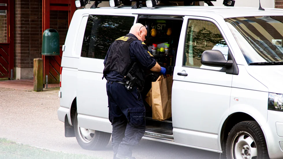 Polisens tekniker undersökte ett lägenhetshus på August Södermans väg i Gottsunda den 15 september.