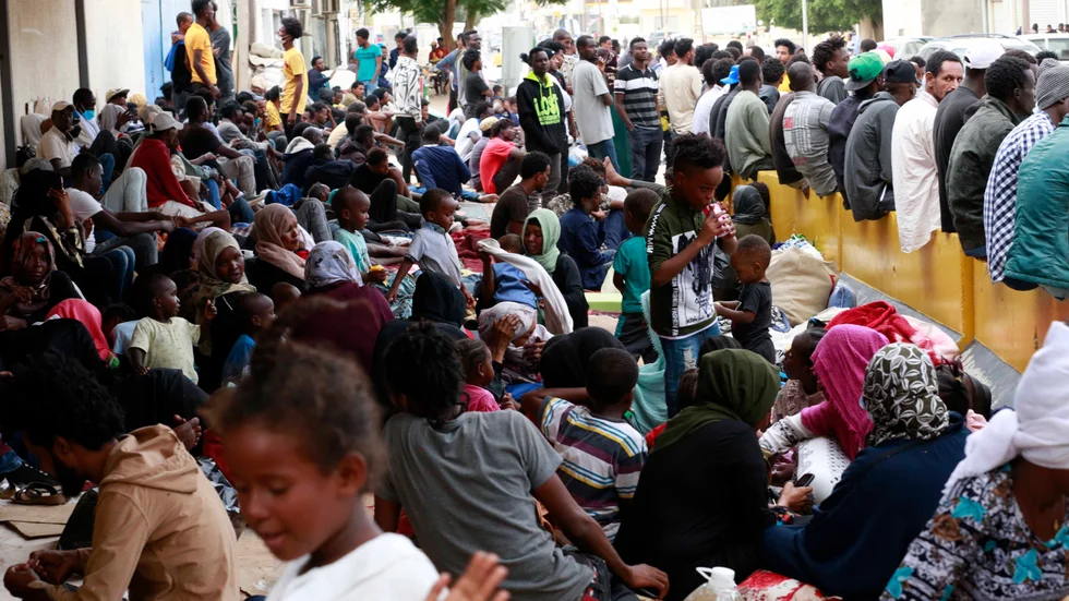 Demonstration utanför FN:s kontor 9 oktober i Tripoli, Libyen, efter att sex migranter sköts ihjäl av vakter på förvar.