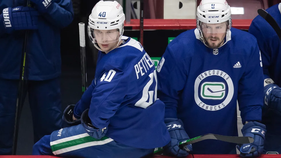 Vancouvers Elias Pettersson och J|T Miller. Arkivbild.