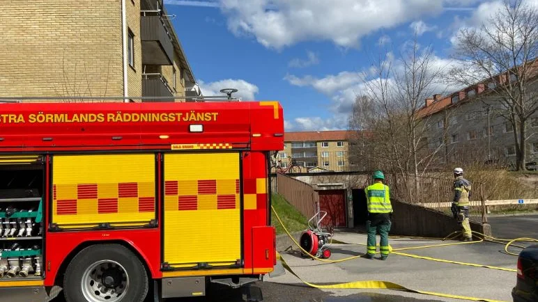 Strax före 12.30 kom brandlarmet.
