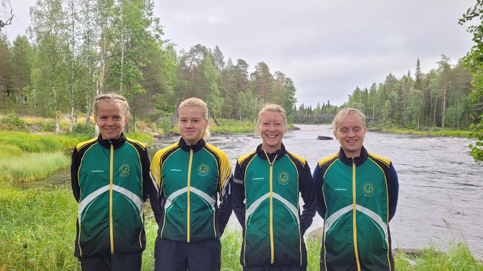 Västerviks damstafettlag, som slutade på plats 21, bestod av Elin Carlsson, Hanna Öberg, Lena Eliasson-Lööf och Nelly Carlsson.
